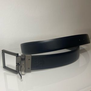 Calvin Klein Men’s Black and Brown reversible belt